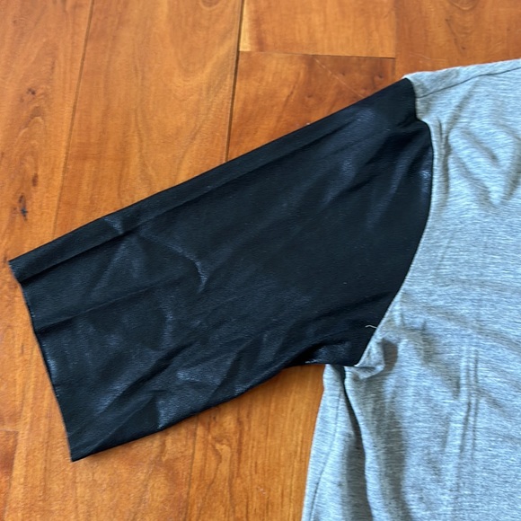 BCBGeneration Tunic Baseball Top - Picture 4 of 8